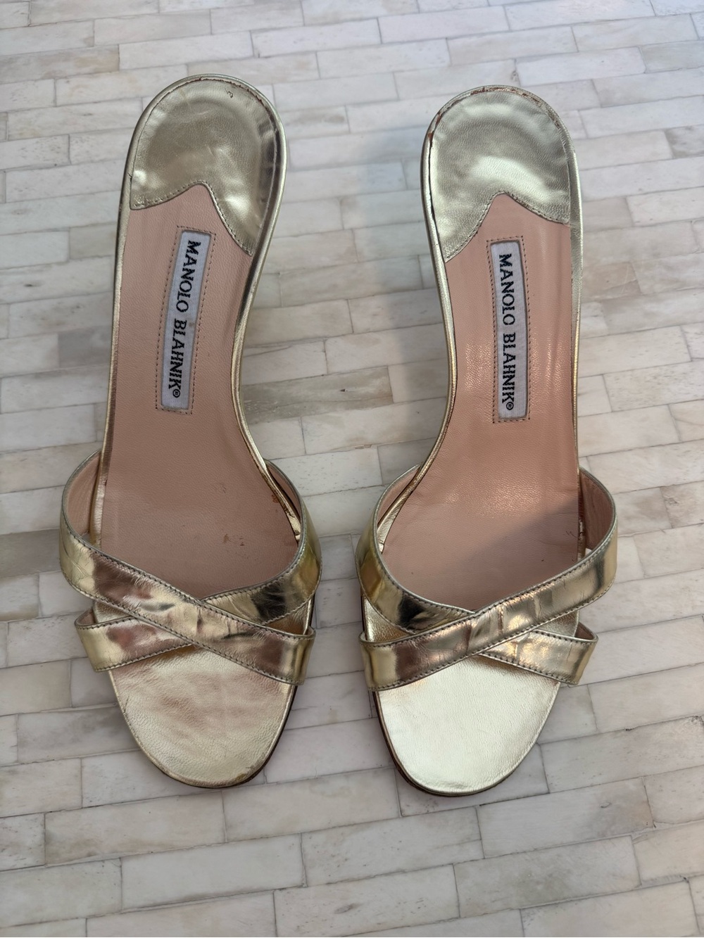 Manolo Blahnik Vintage Callamu EU 39.5 Platinum Gold Metallic Strappy Shoes